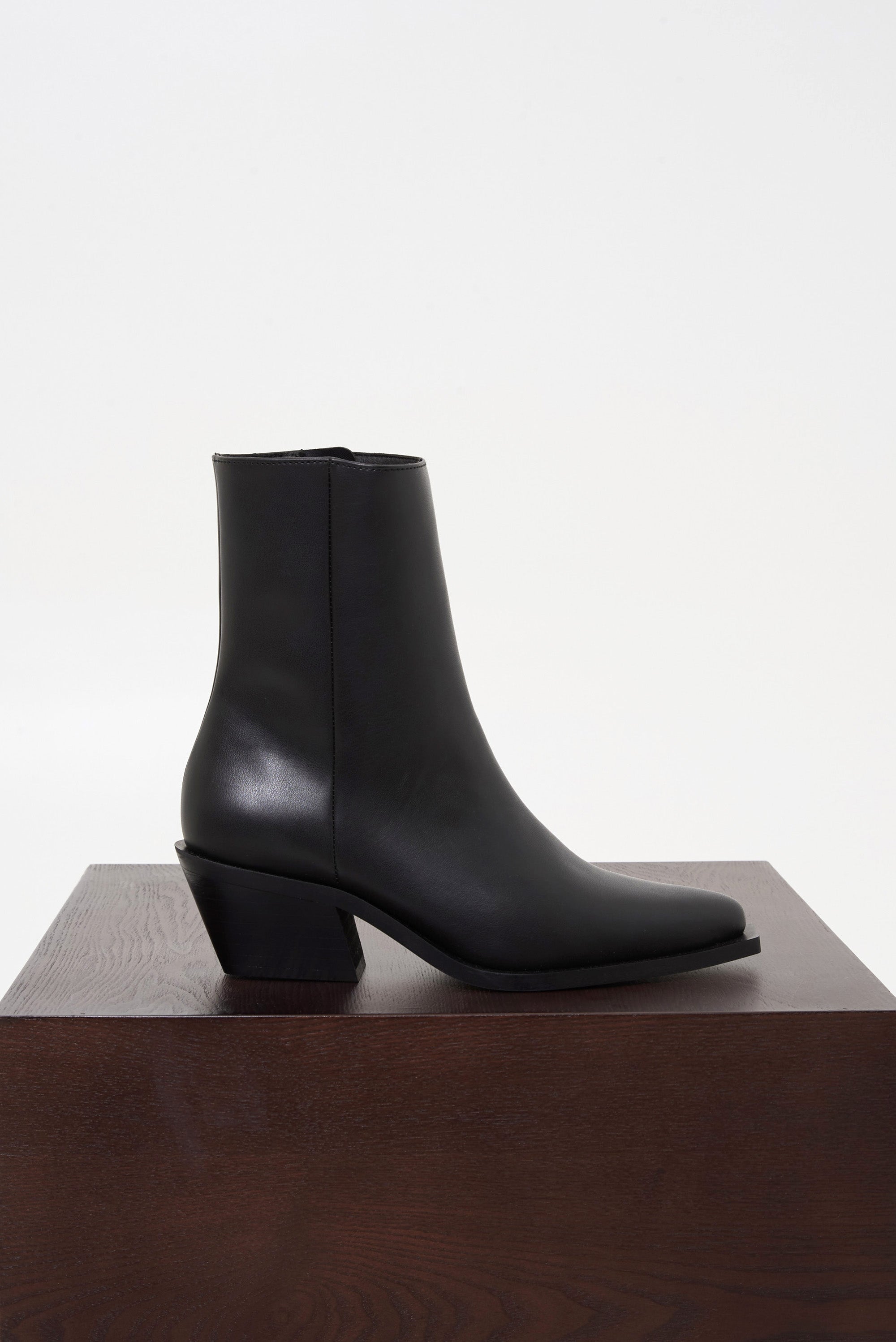 NO COW BOOT - black