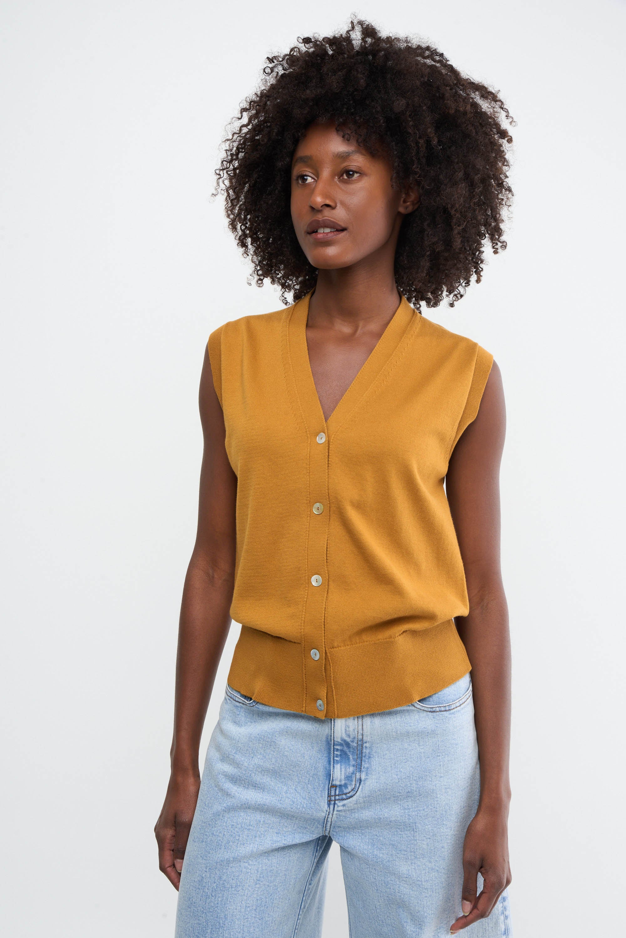 GINNY - golden ochre