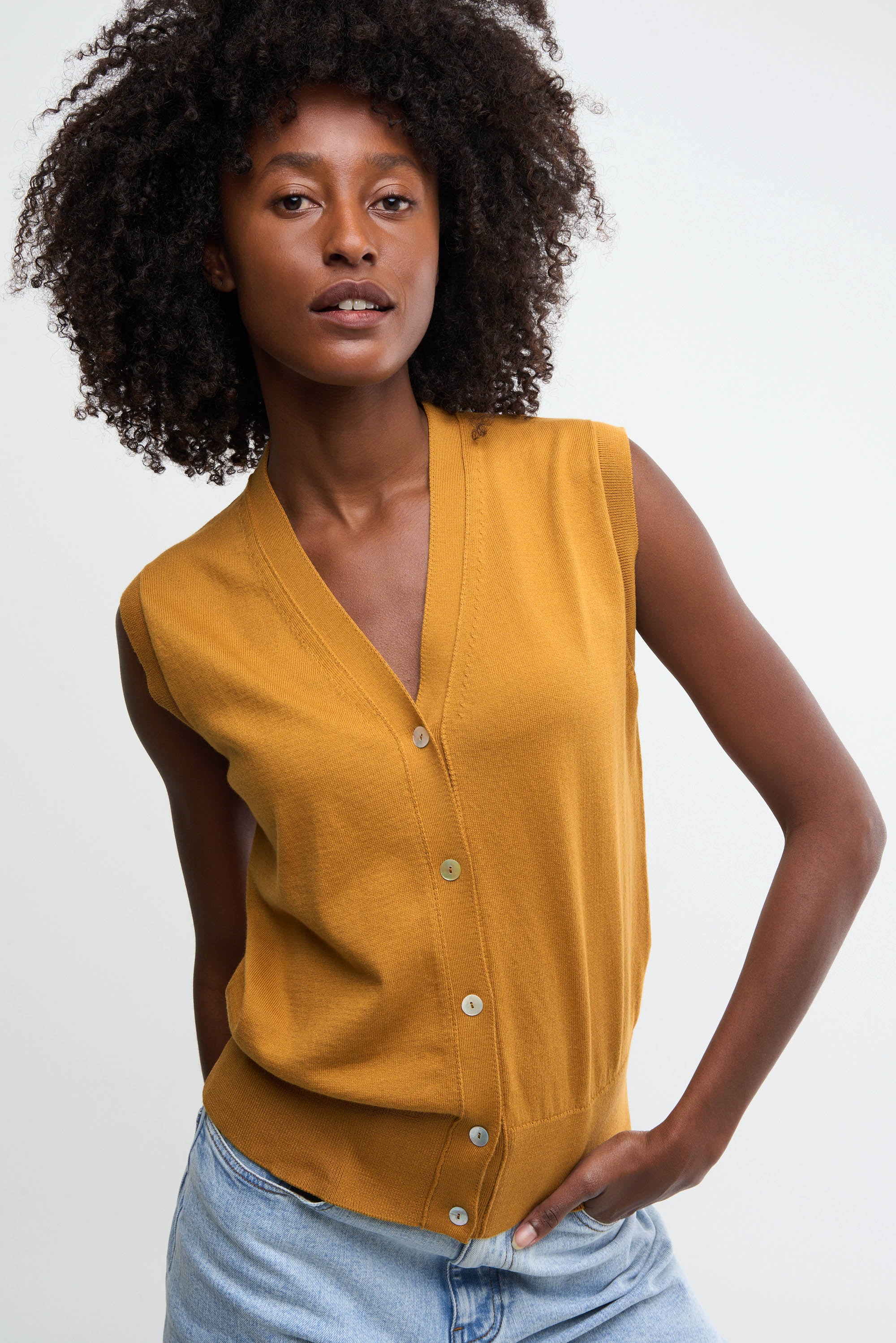 GINNY - golden ochre