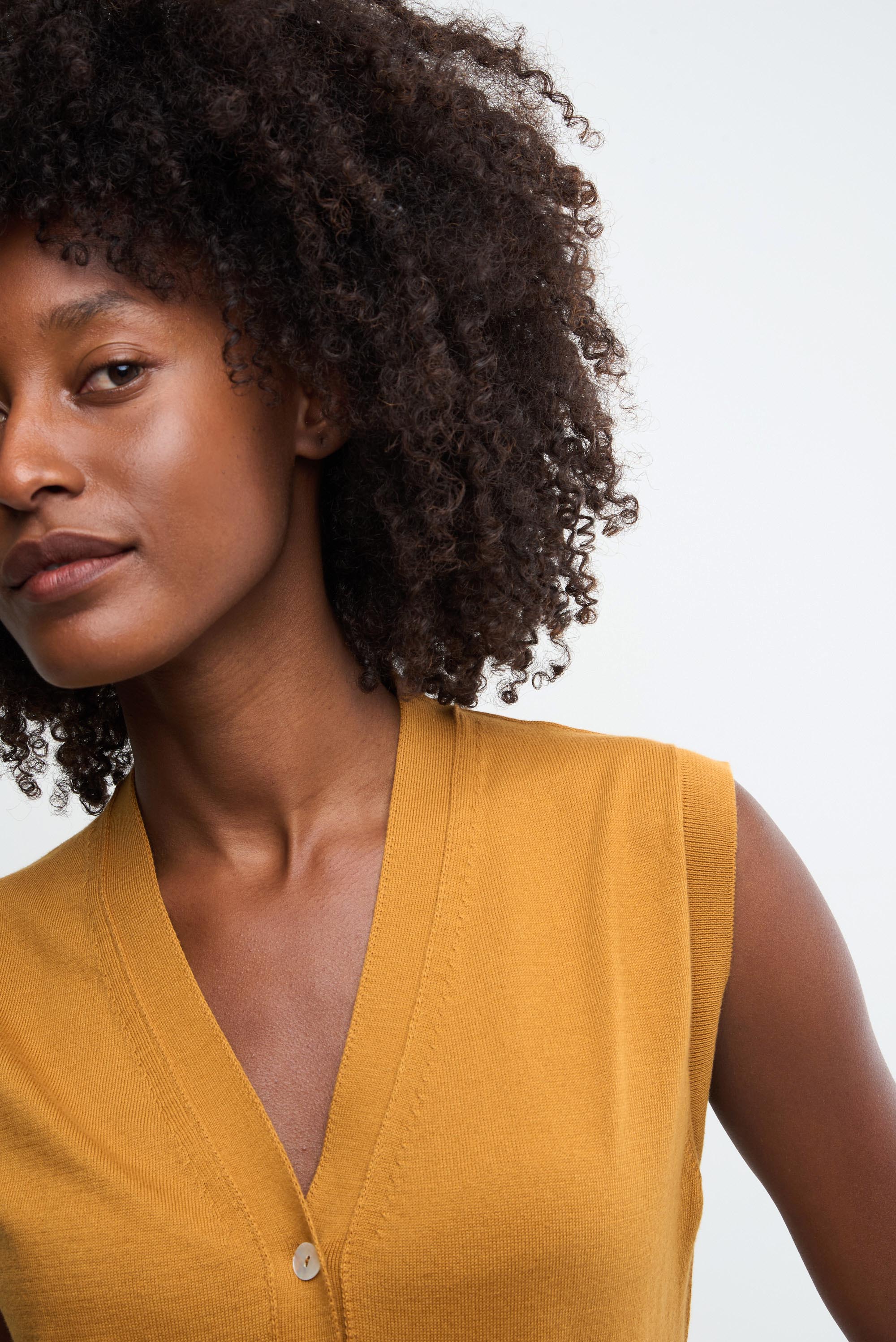 GINNY - golden ochre