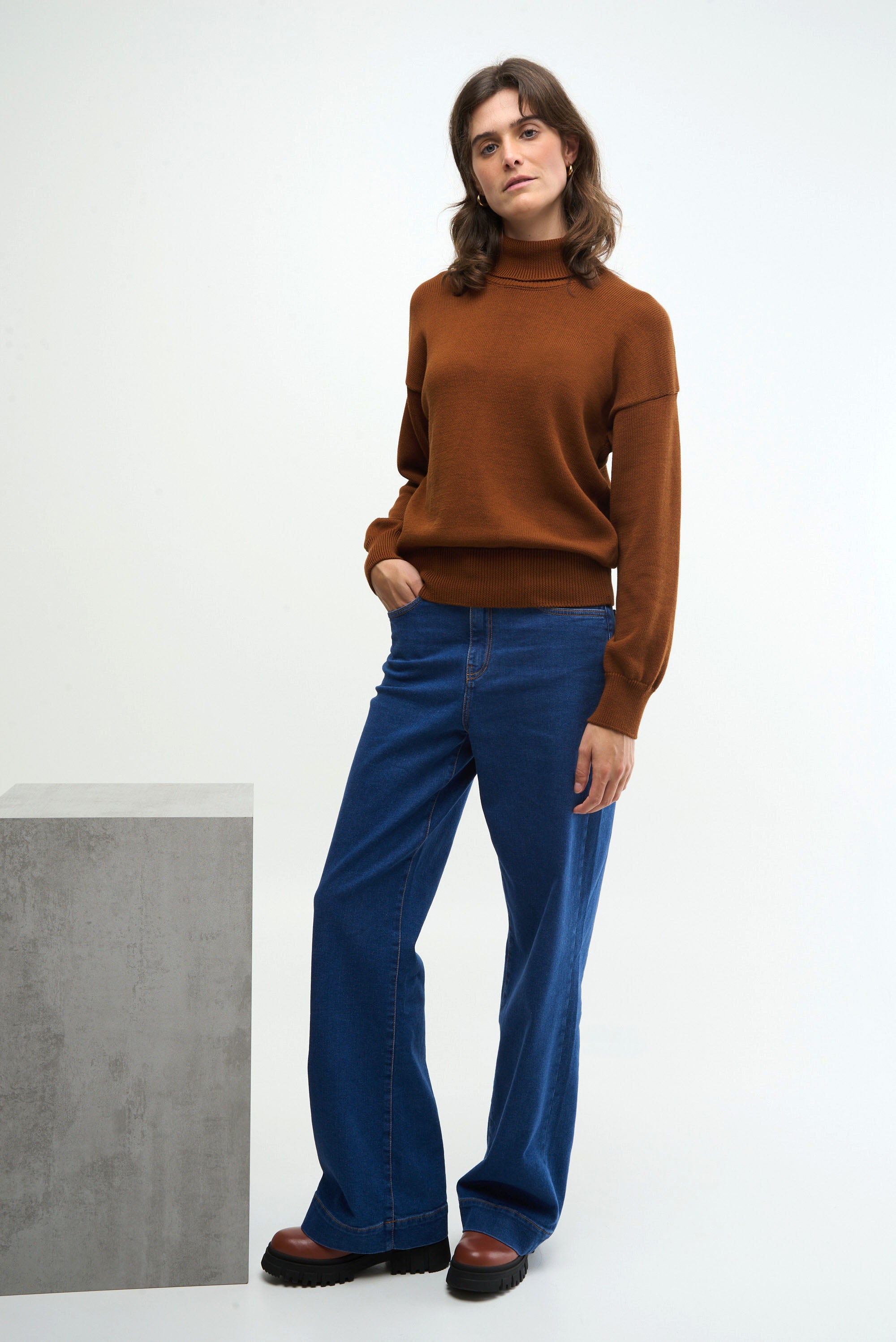 COOL - cognac