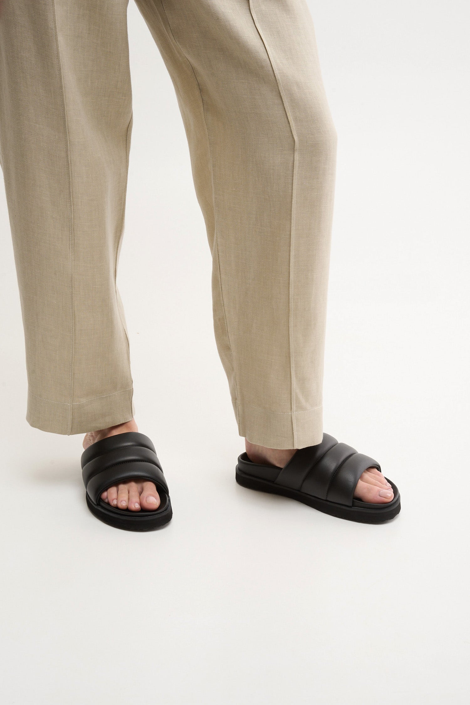 SLIDE SLIPPER