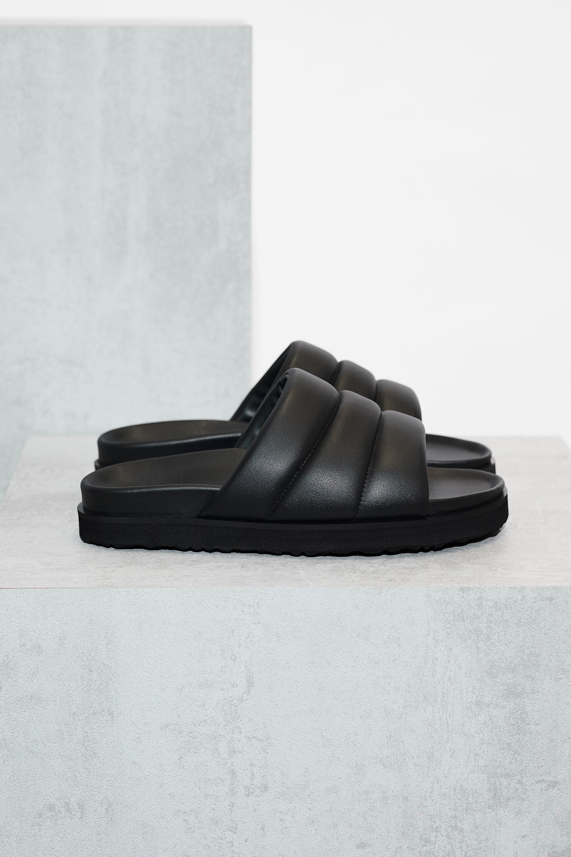 SLIDE SLIPPER