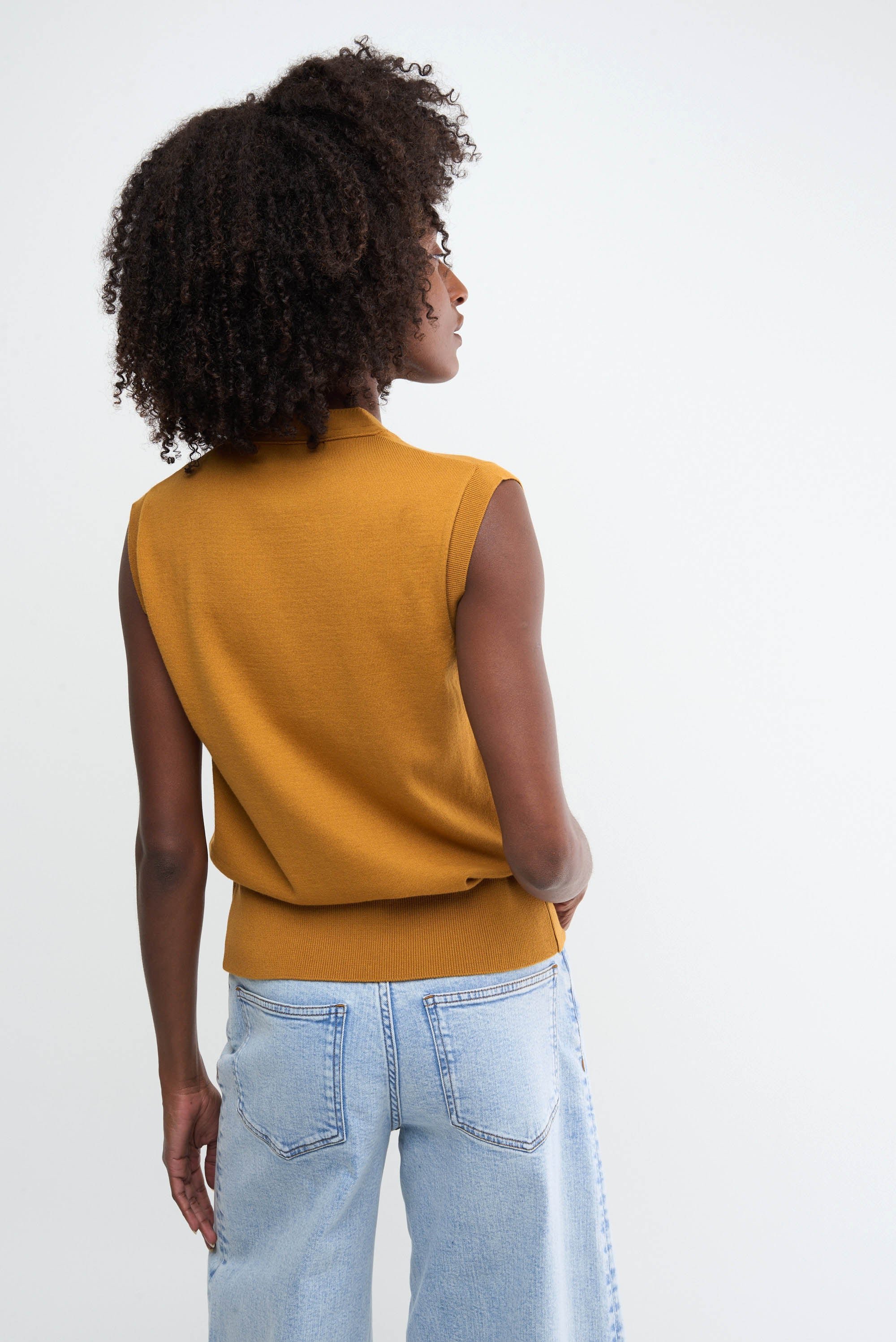 GINNY - golden ochre