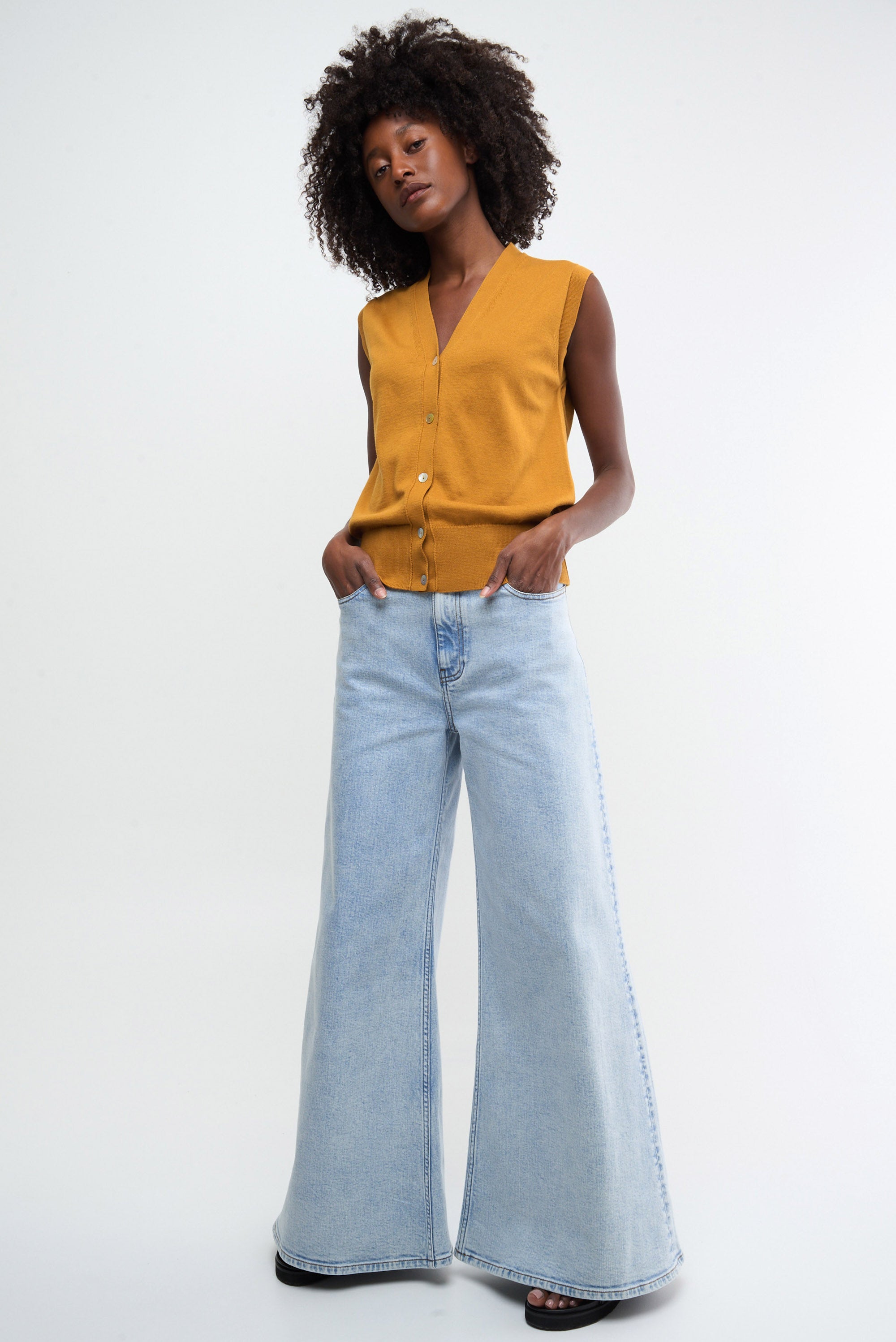 GINNY - golden ochre