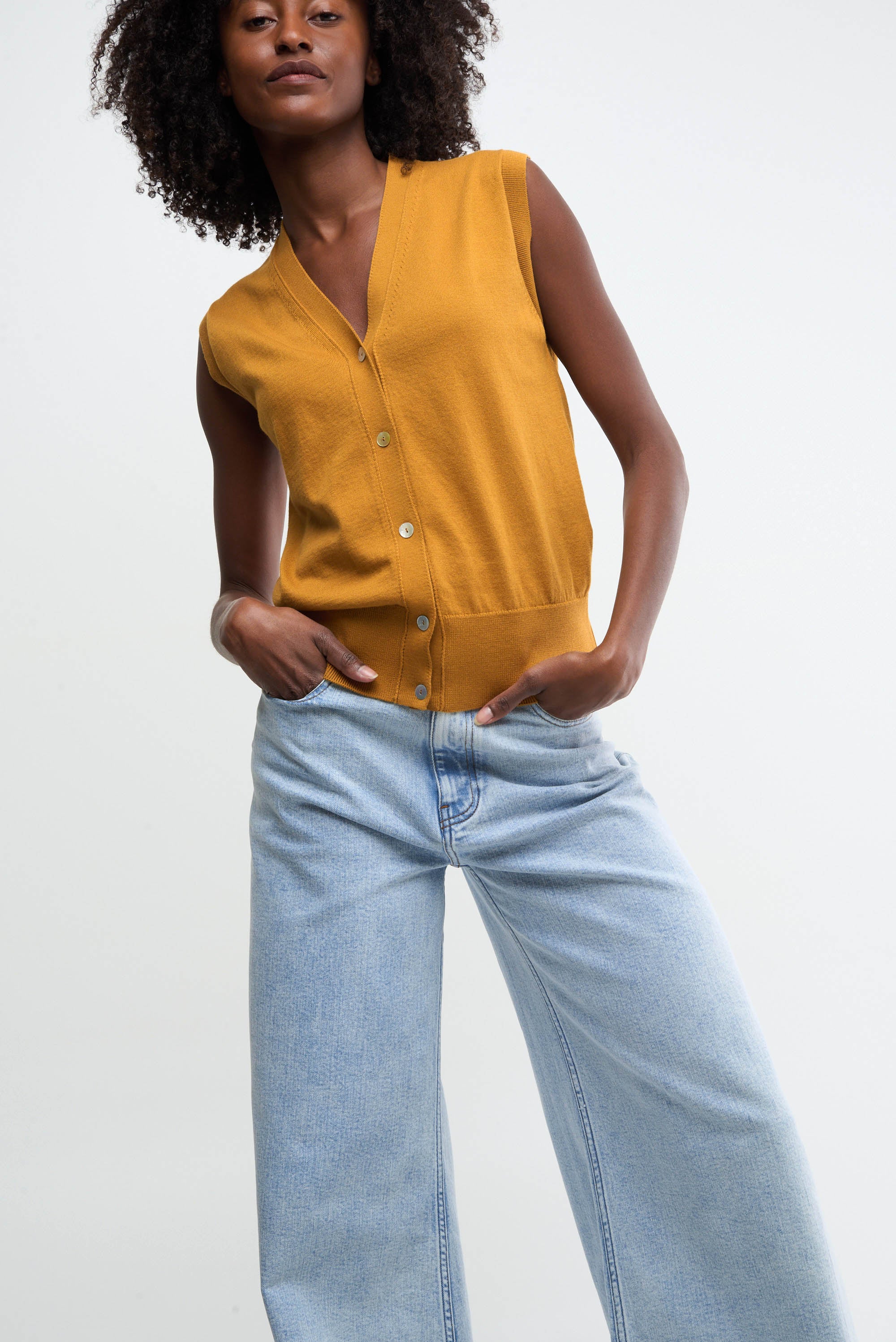 GINNY - golden ochre