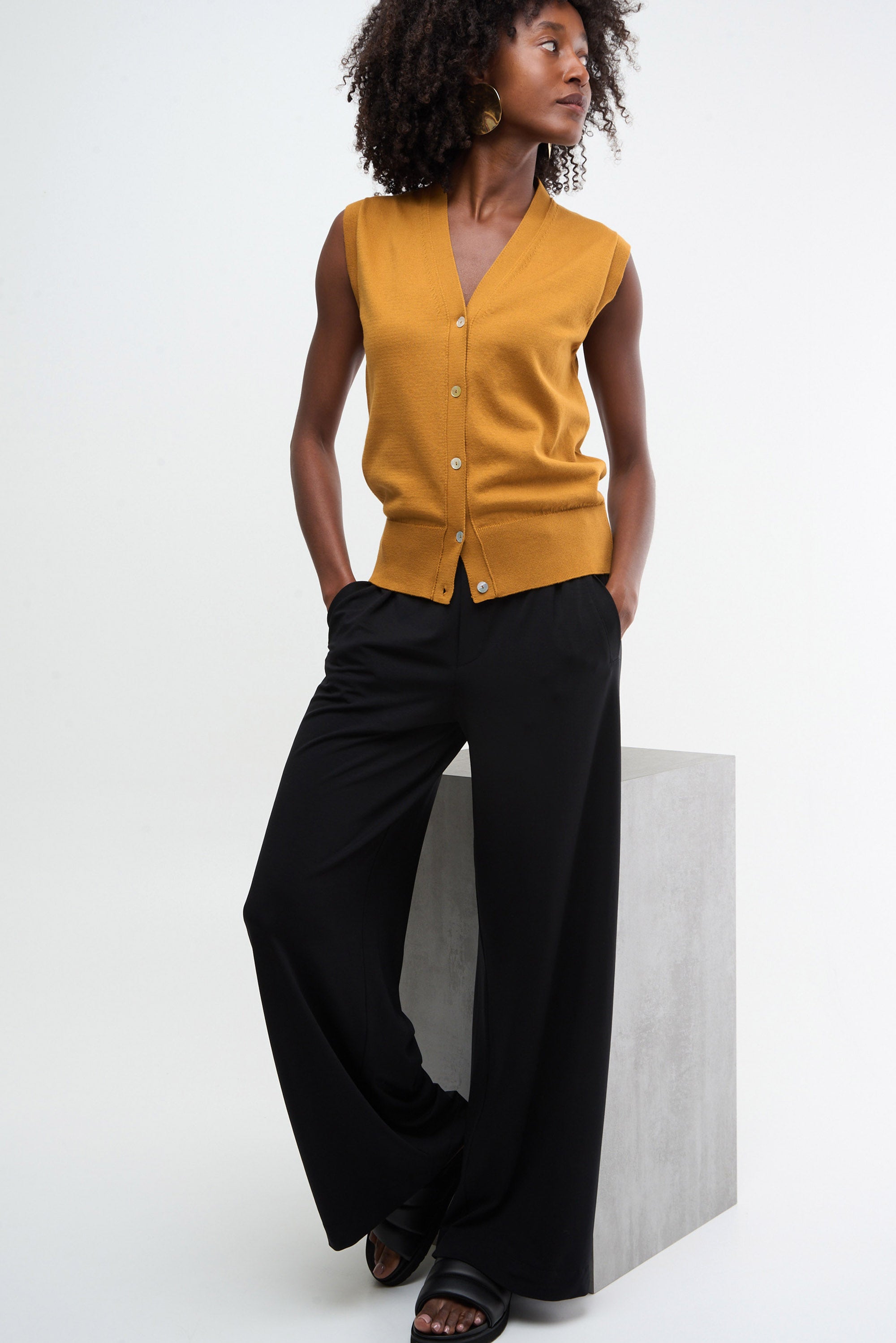 GINNY - golden ochre