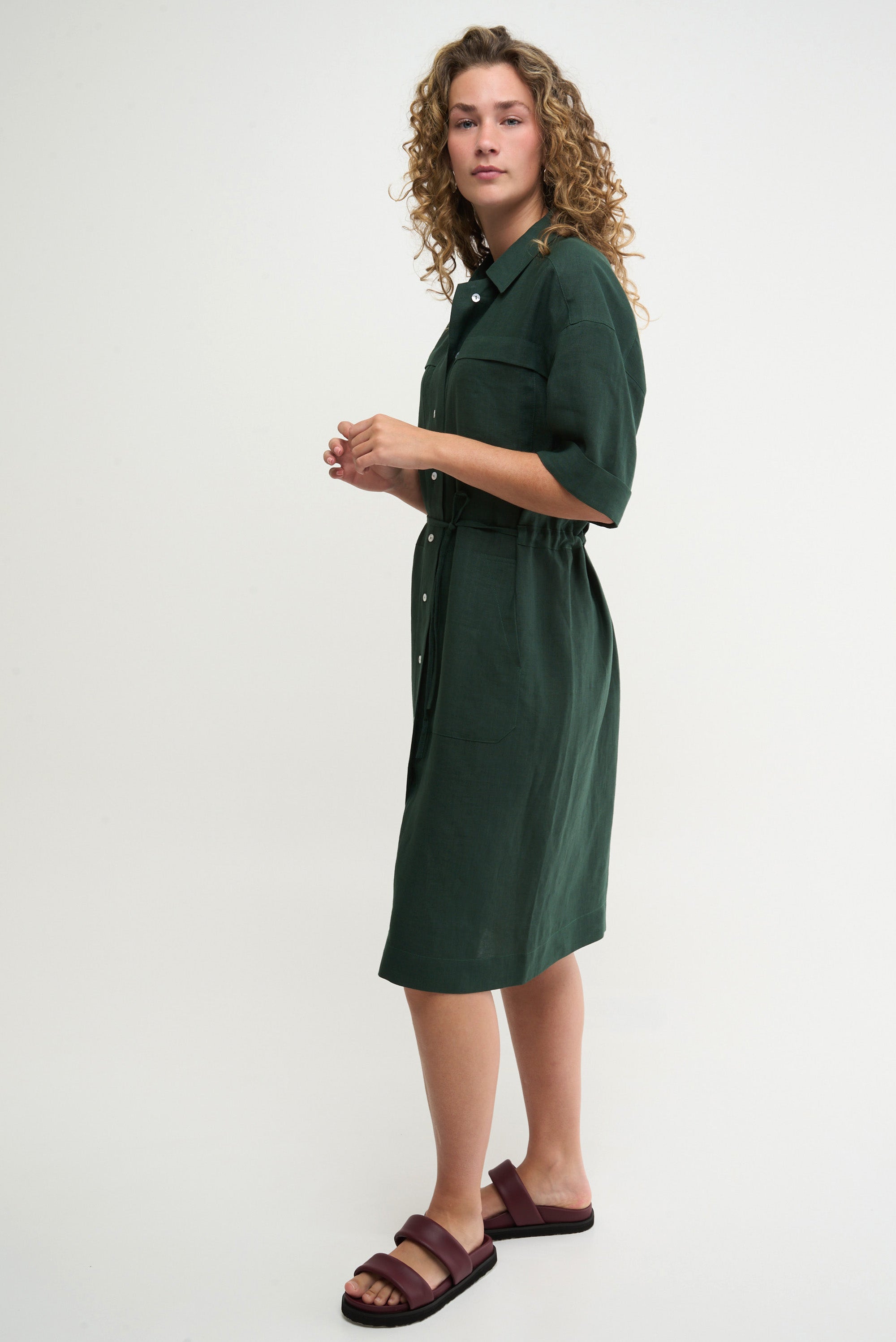 LESS SHORT - dark green