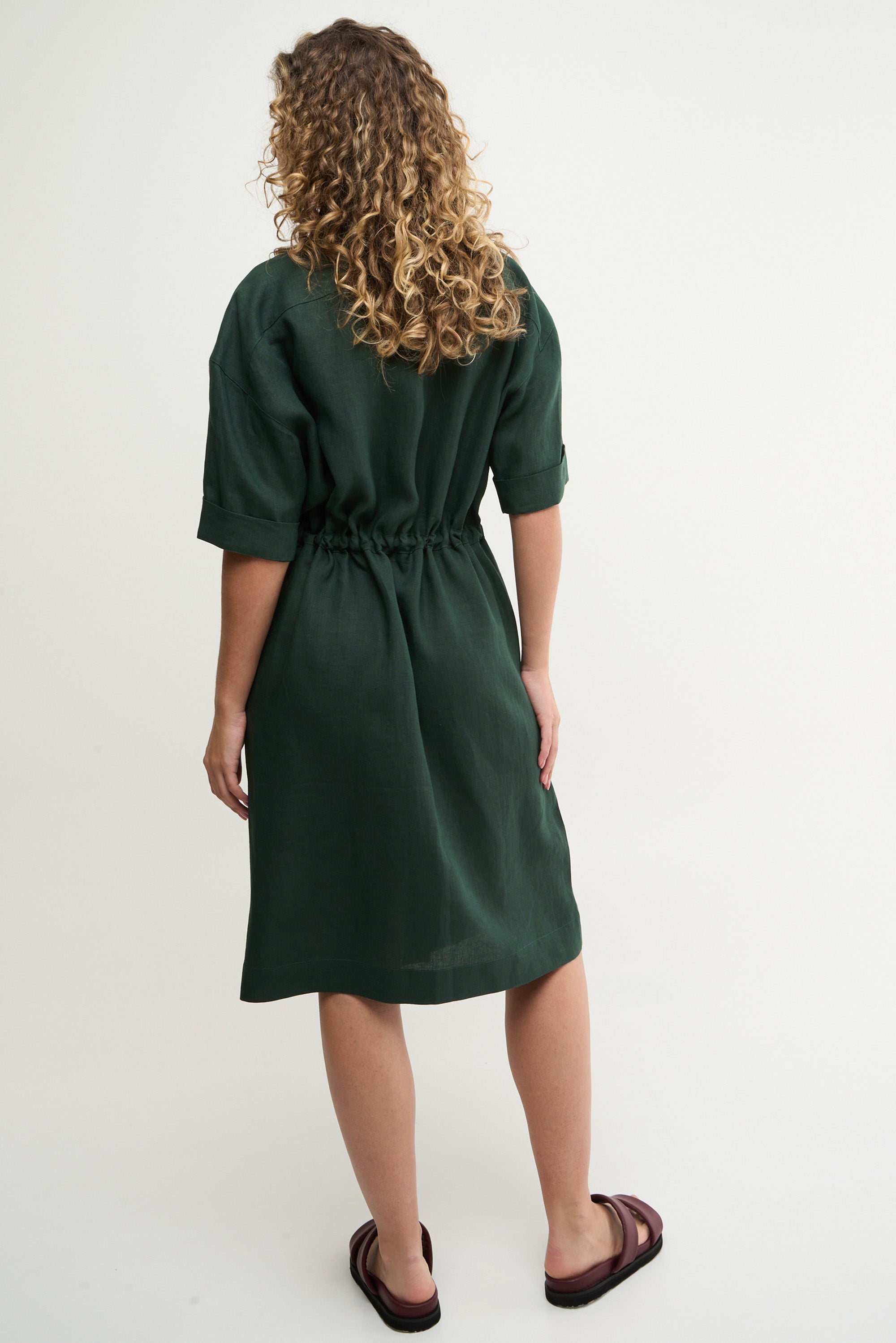 LESS SHORT - dark green