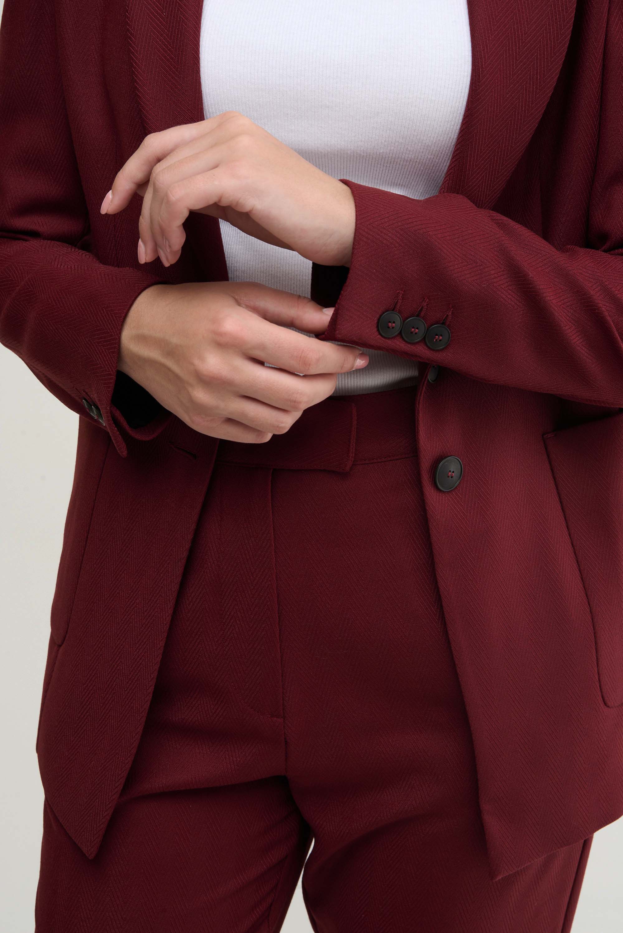 MARCH - burgundy