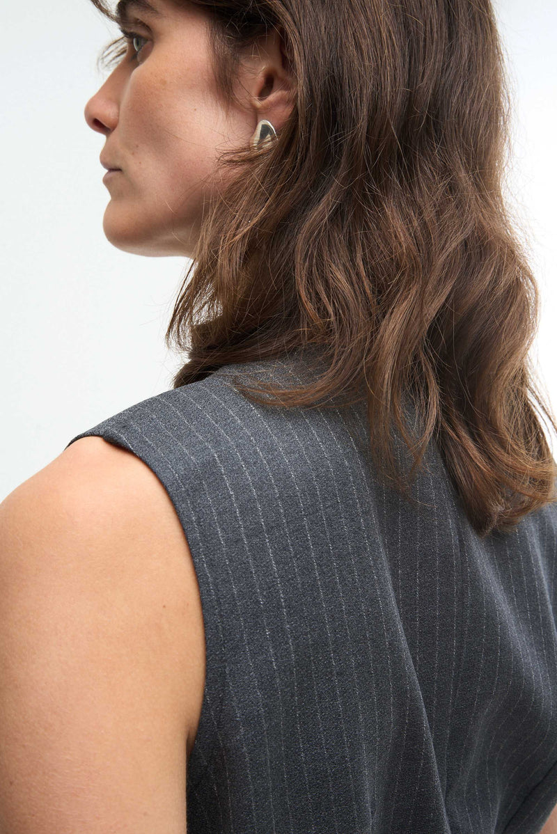 GILET - dark grey pinstripe