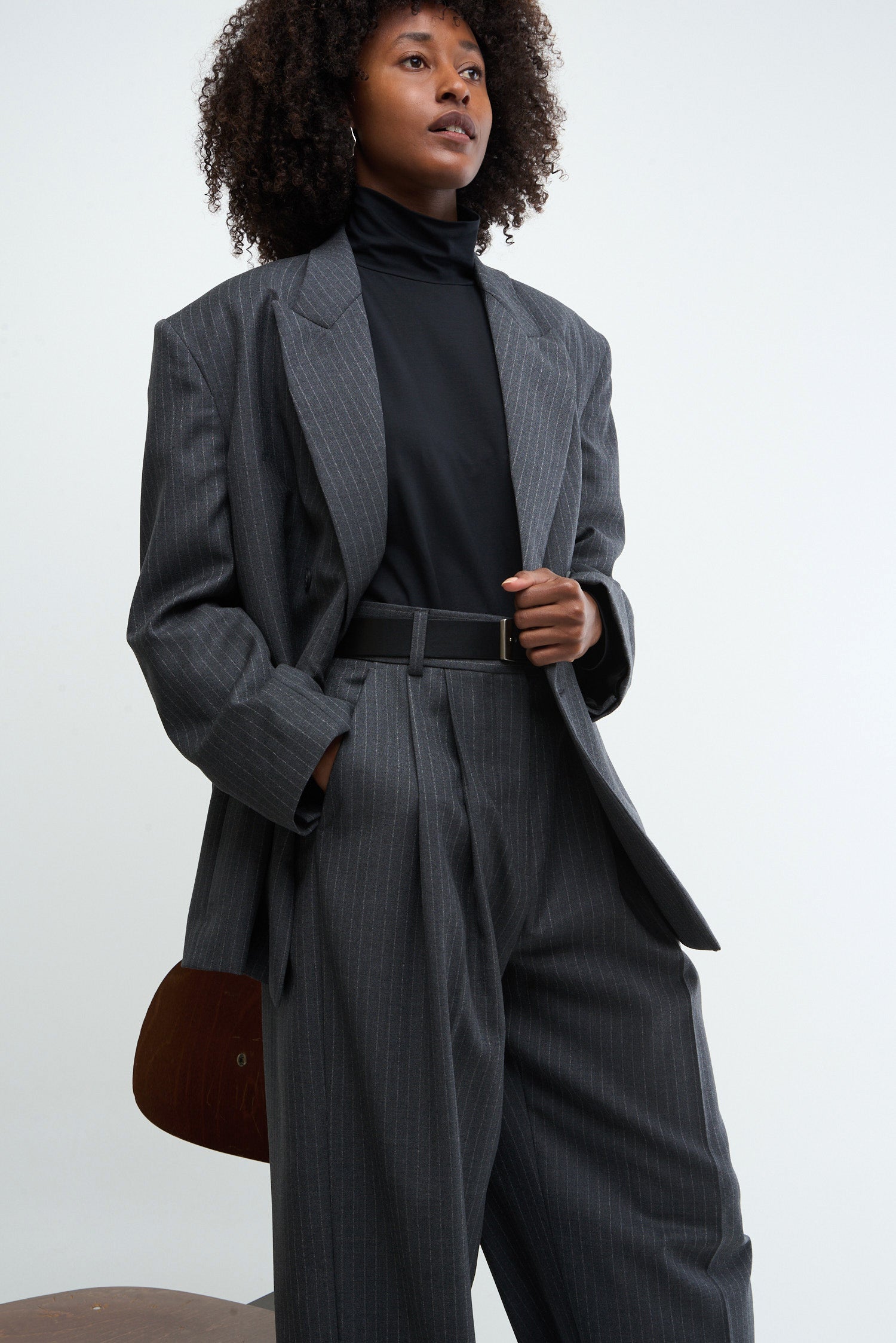 MEET - dark grey pinstripe