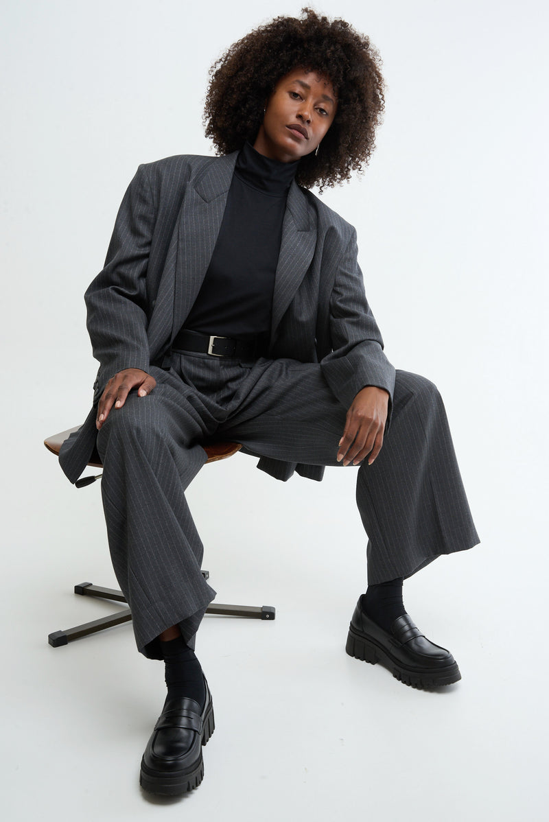 MEET - dark grey pinstripe