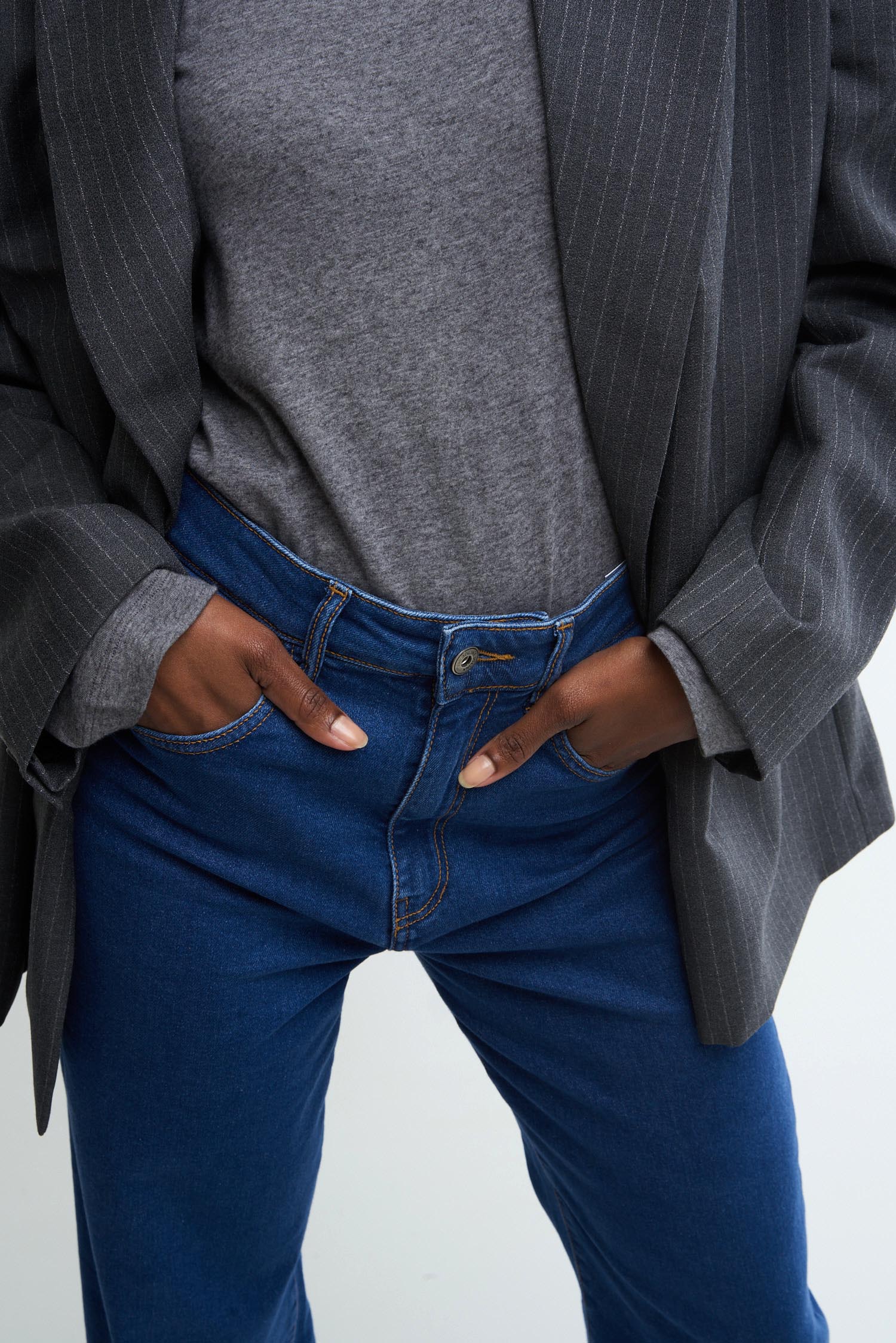 GREET - dark grey pinstripe