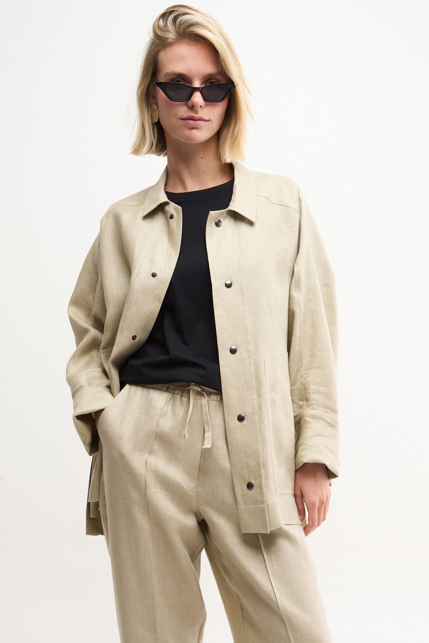 MORE - beige