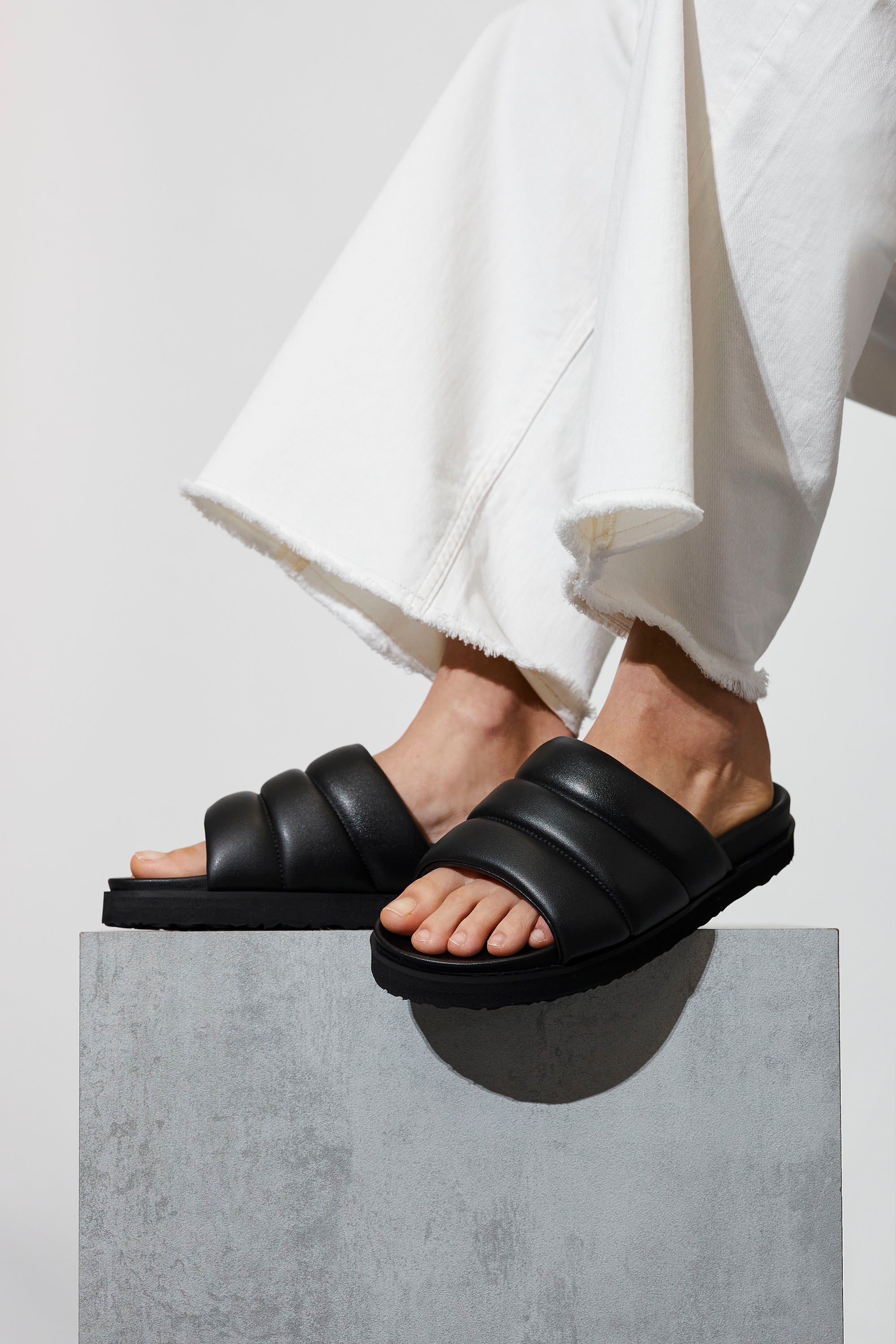 SLIDE SLIPPER