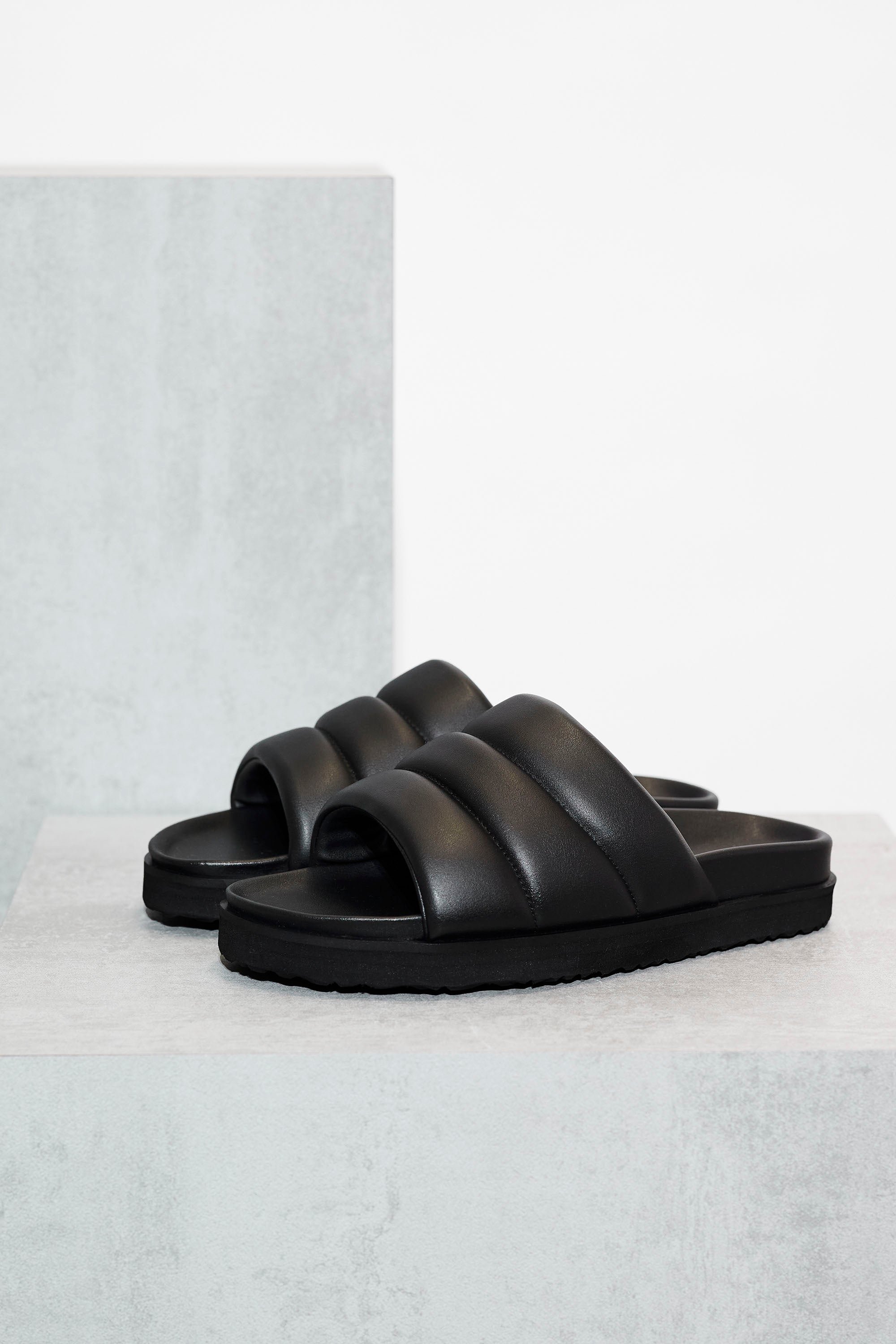 SLIDE SLIPPER