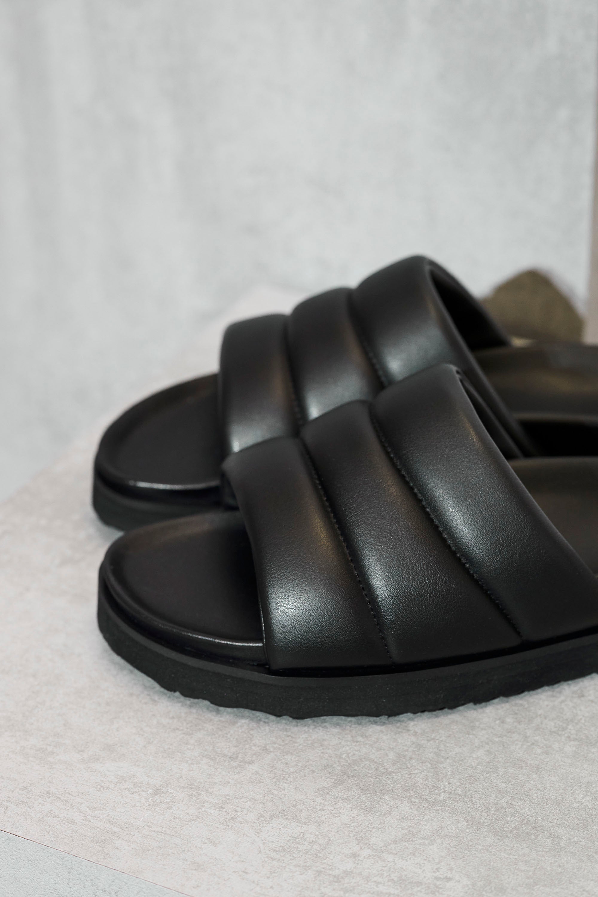 SLIDE SLIPPER